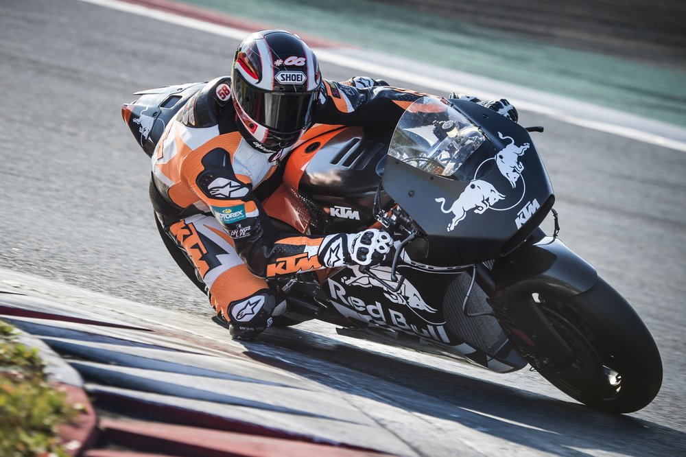 4foto-accion-ktm-motogp-2017-rc16